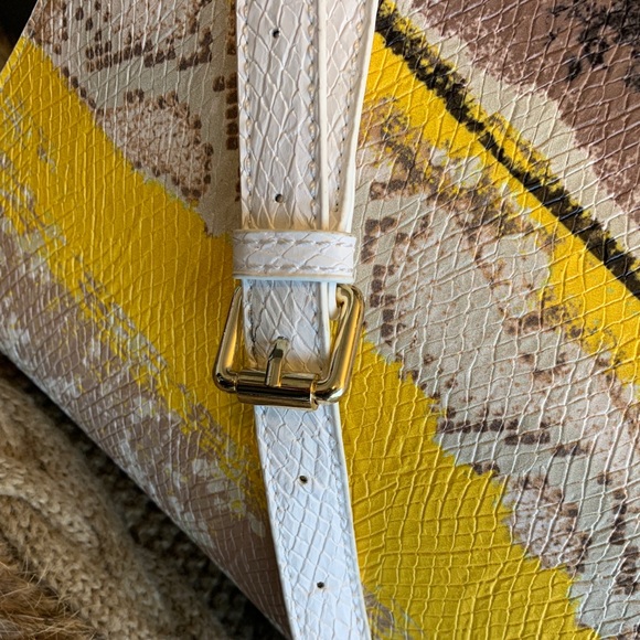 Hand Bag - Picture 5 of 12